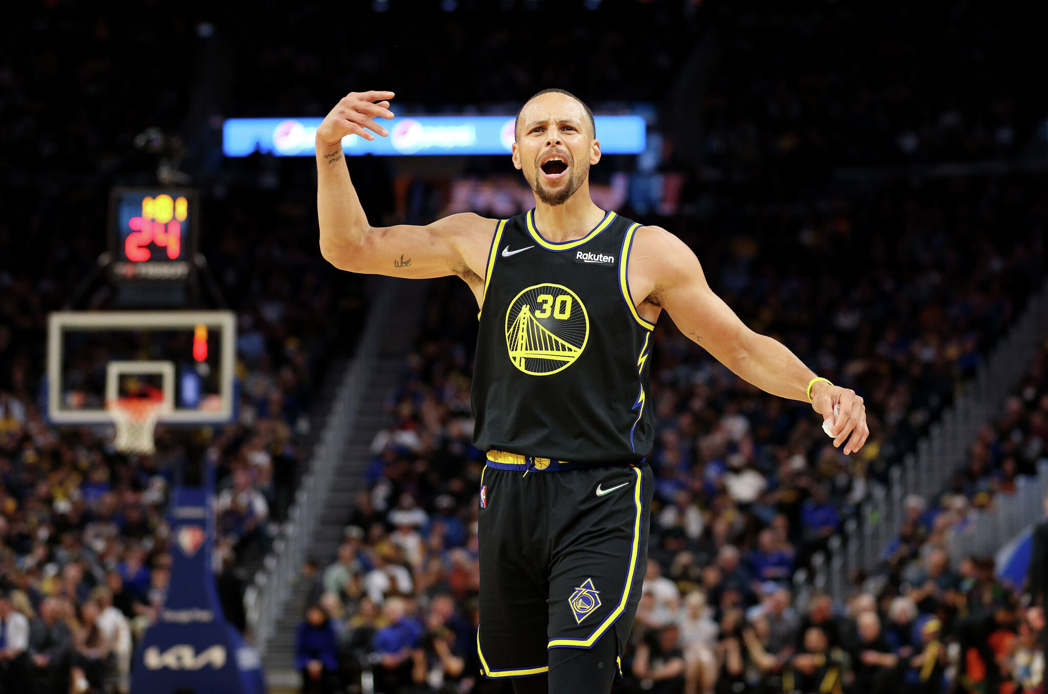 2 courtside seats for Nuggets-Warriors Game 5 wlll run you $22K