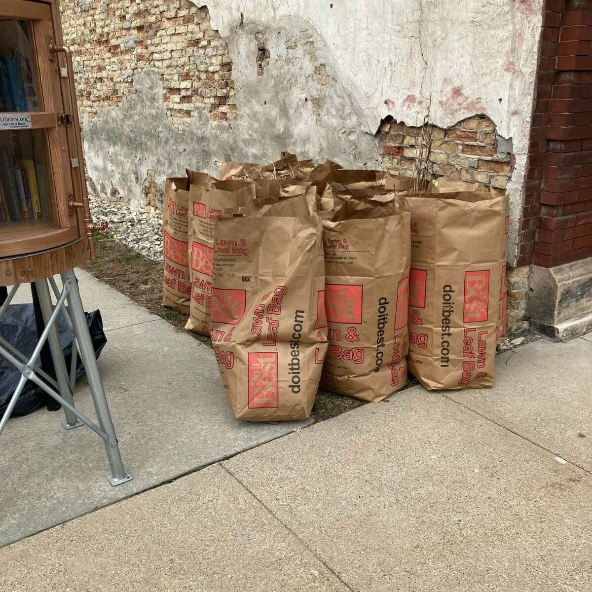 Evart celebrates Earth Day with massive cleanup by Lume and Evart