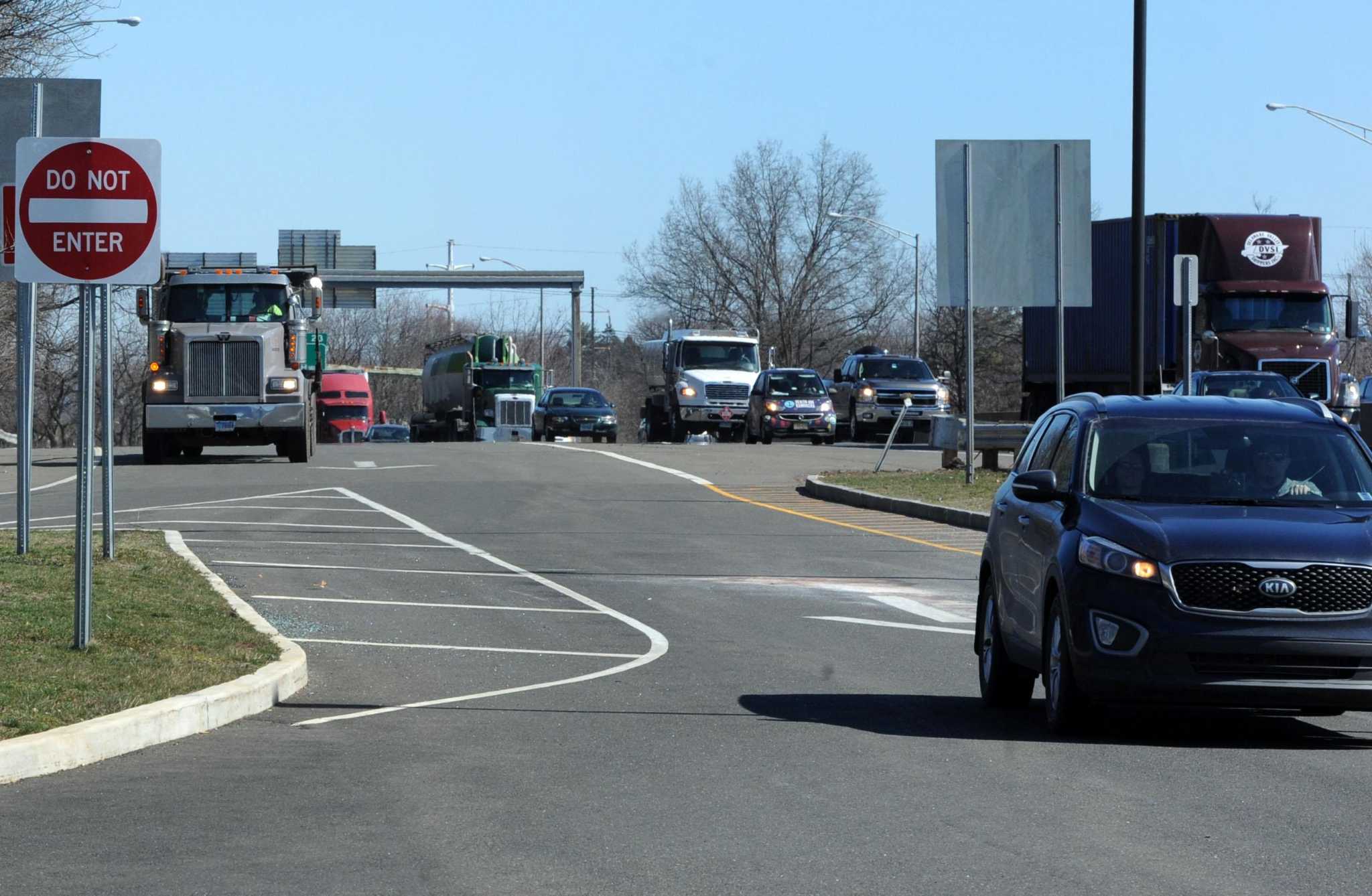 California's emissions standards for trucks move forward in CT - Vimarsana News