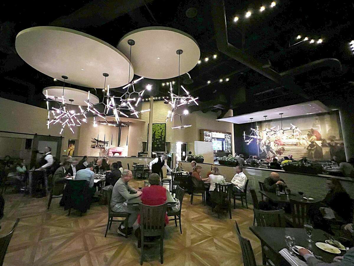 The dining room and bar occupy the same theater-size space at Aldo’s Ristorante Italiano.