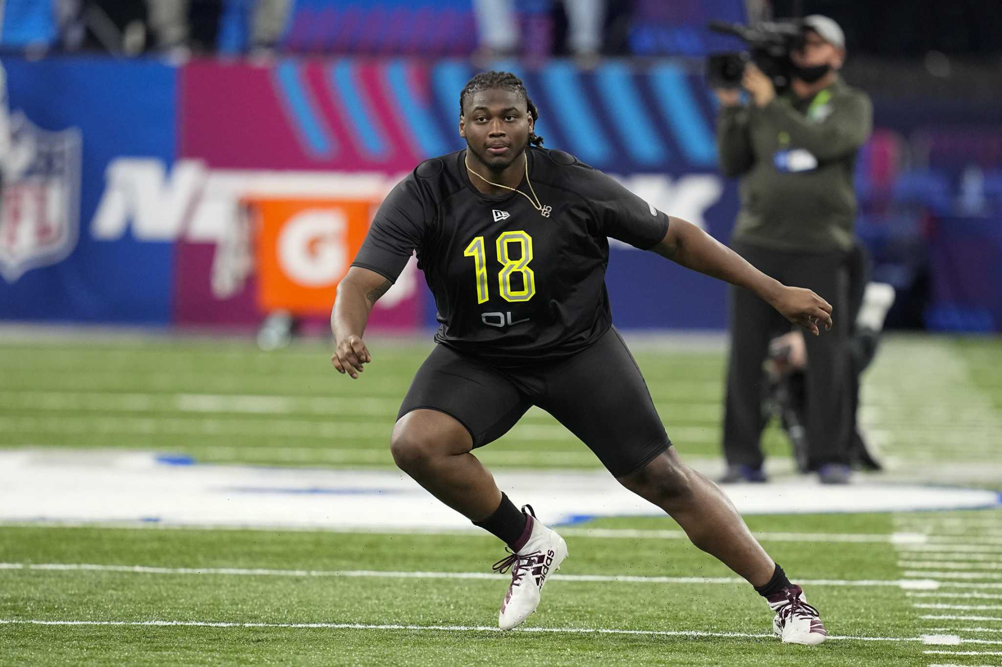 Texans draft: Houston picks Texas A&M G Kenyon Green No. 15 overall