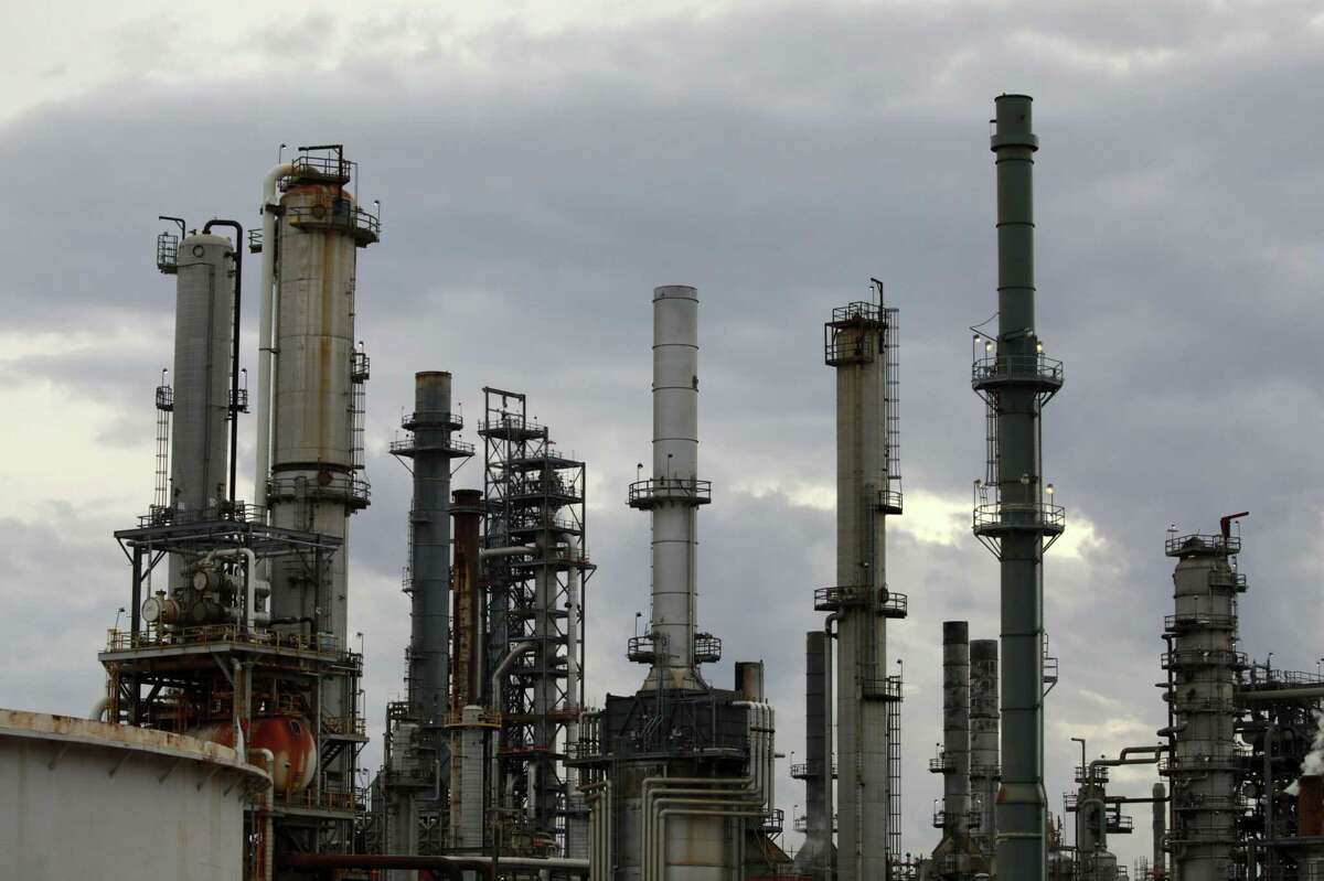 Emissions stacks at the Valero Energy Corp. oil refinery in Memphis, Tenn. on Feb. 16, . MUST CREDIT: Bloomberg photo by Luke Sharrett