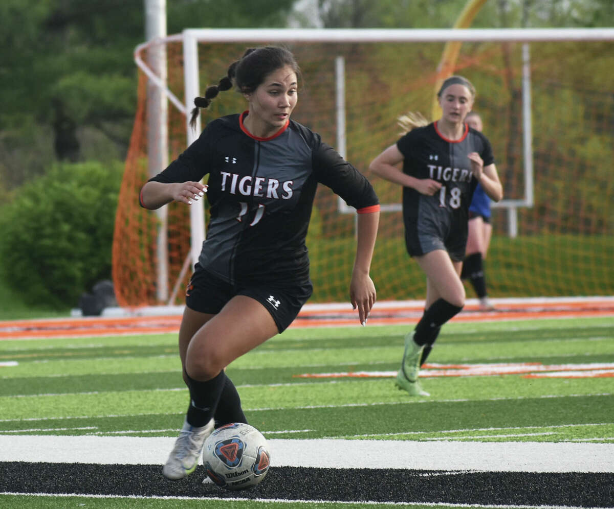 Edwardsville's Olivia Baca scored three goals in two games on Friday in Iowa.