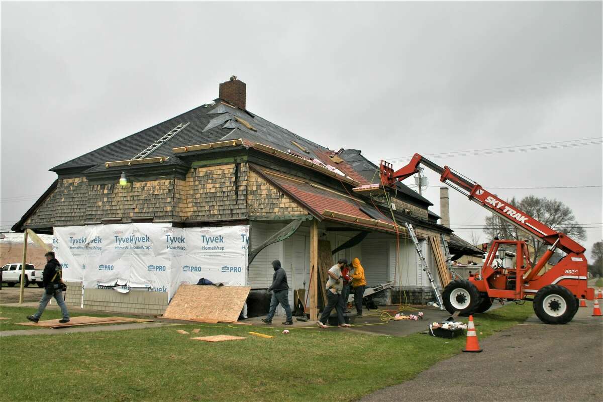 Renovations began on the Depot building in Big Rapids this week, with crews working on roof replacement.