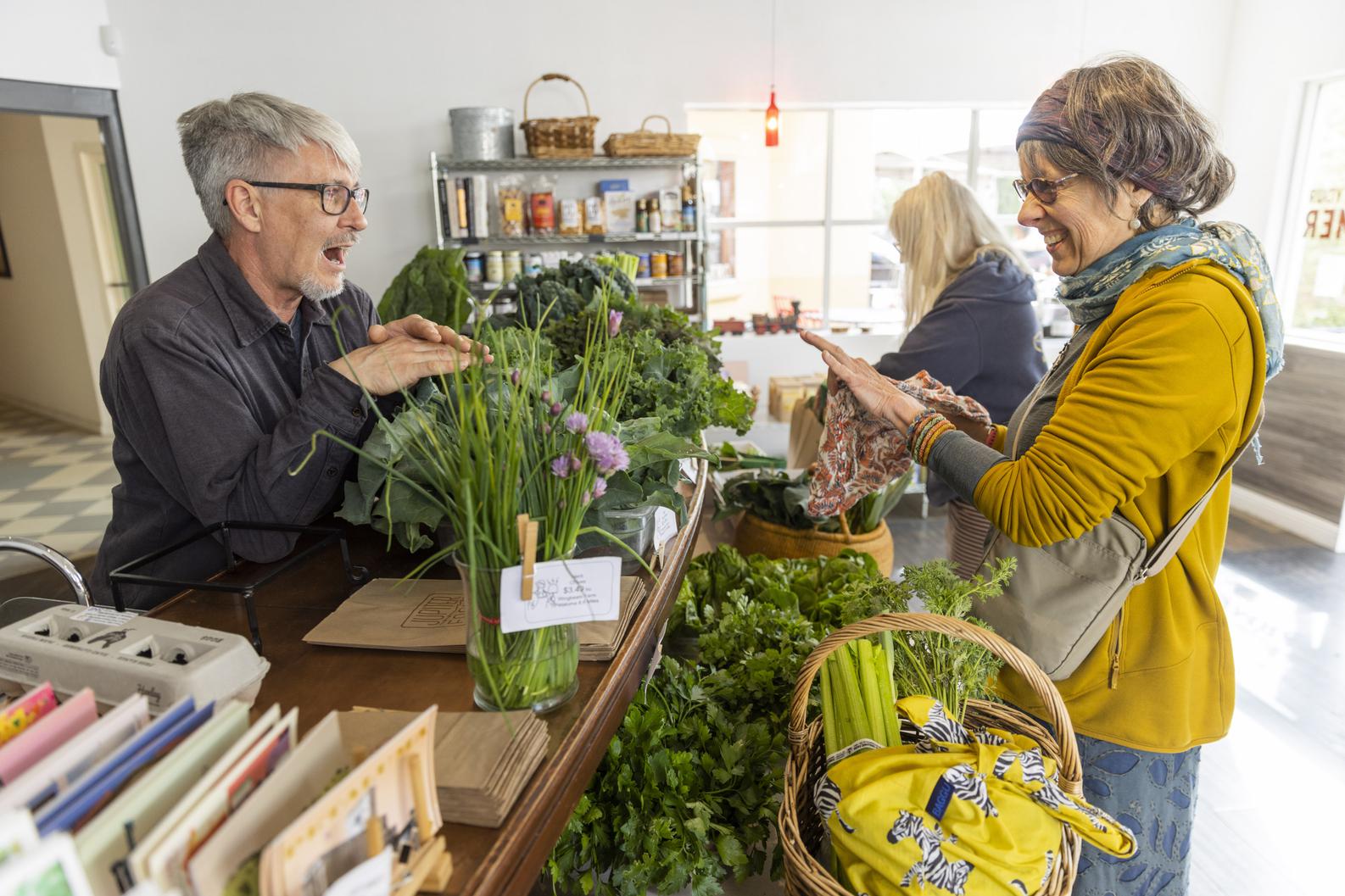 In Petaluma neighborhoods, the 'extravagant life' is over as climate activism grows - Vimarsana News