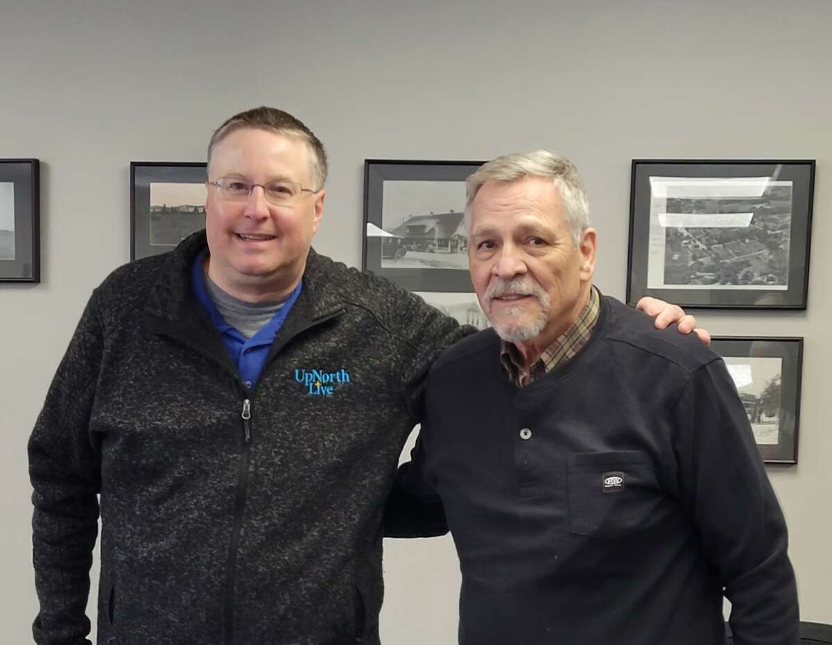 Joe Charlevoix visits Near and Farr Friends group