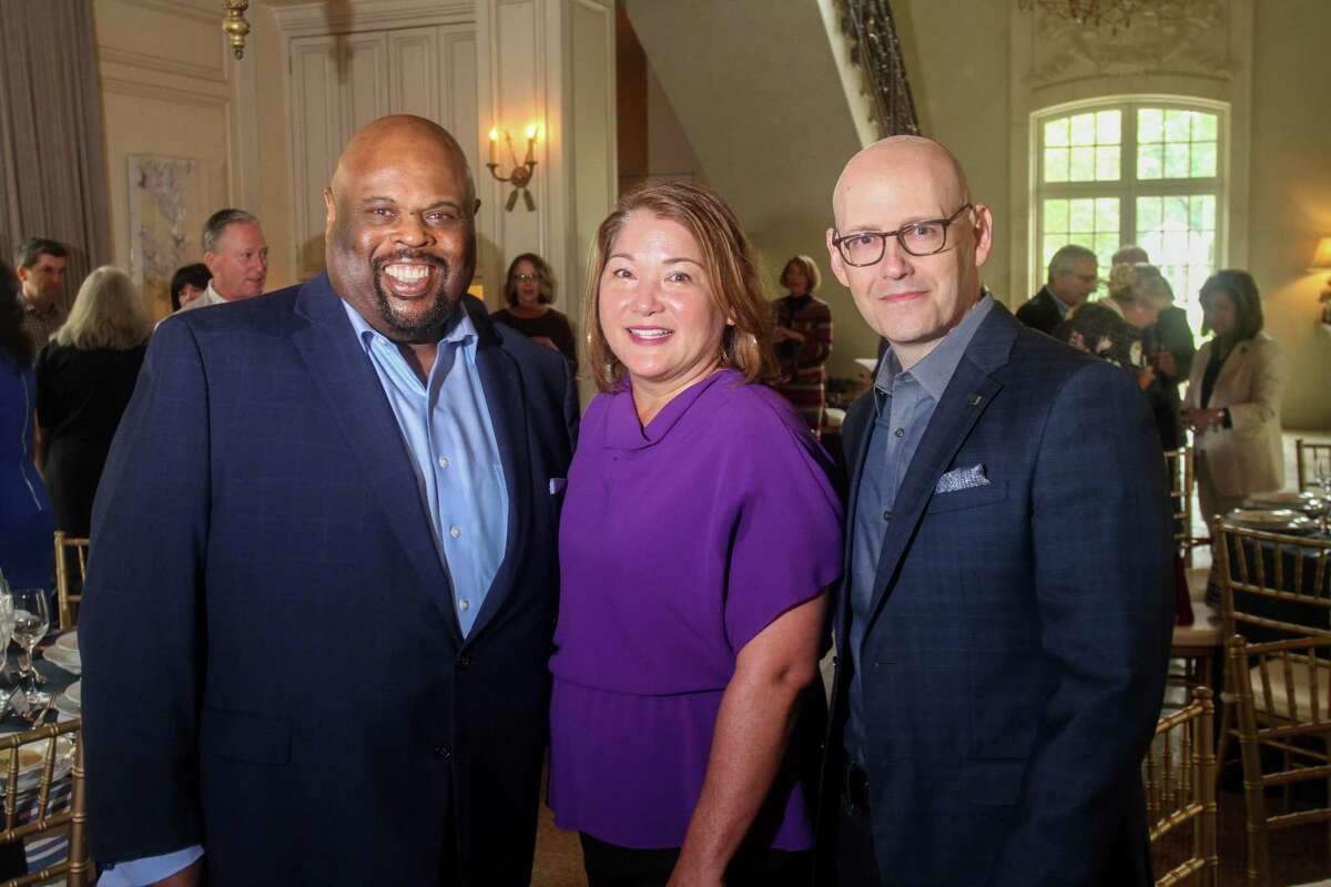 Bush twins help raise $1.8M for Houston Literacy Foundation