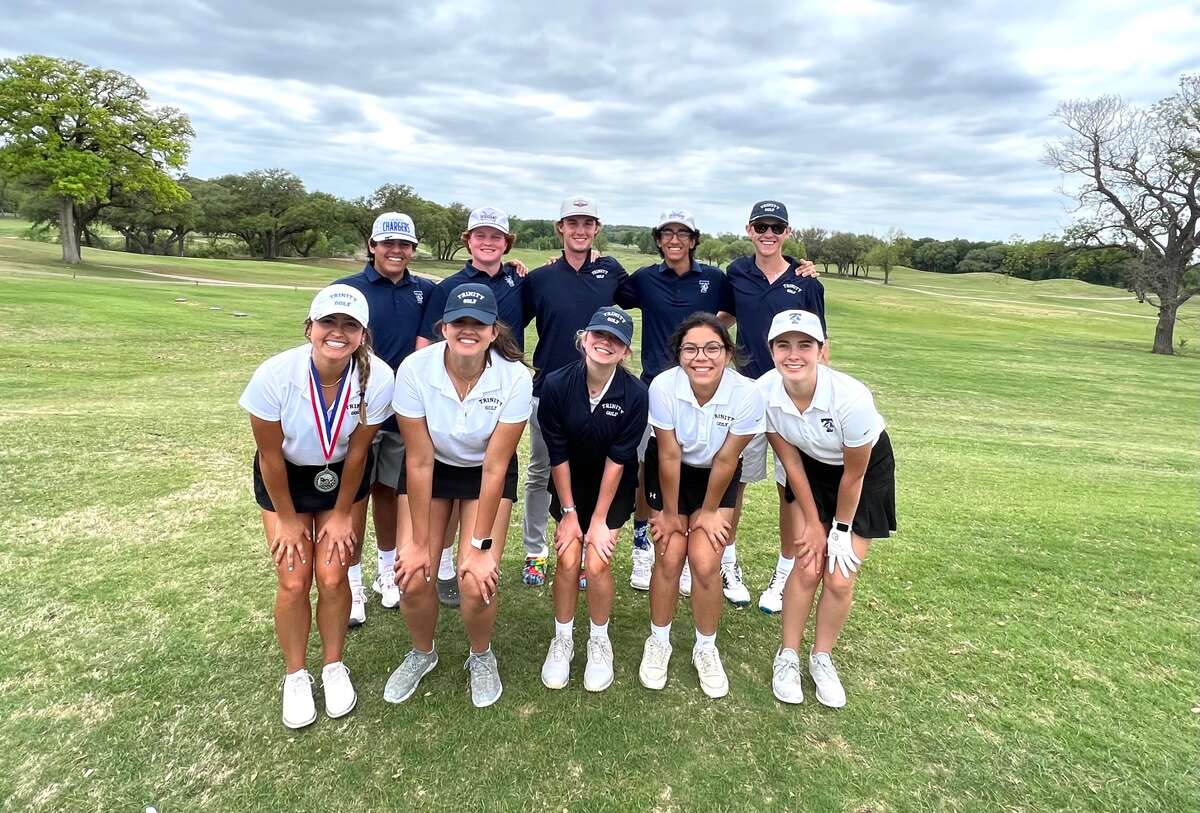 The Trinity golf teams pose after they both placed third at the TAPPS 4A North Region Tournament at Squaw Valley Golf Course in Glen Rose on 4/27/2022. 