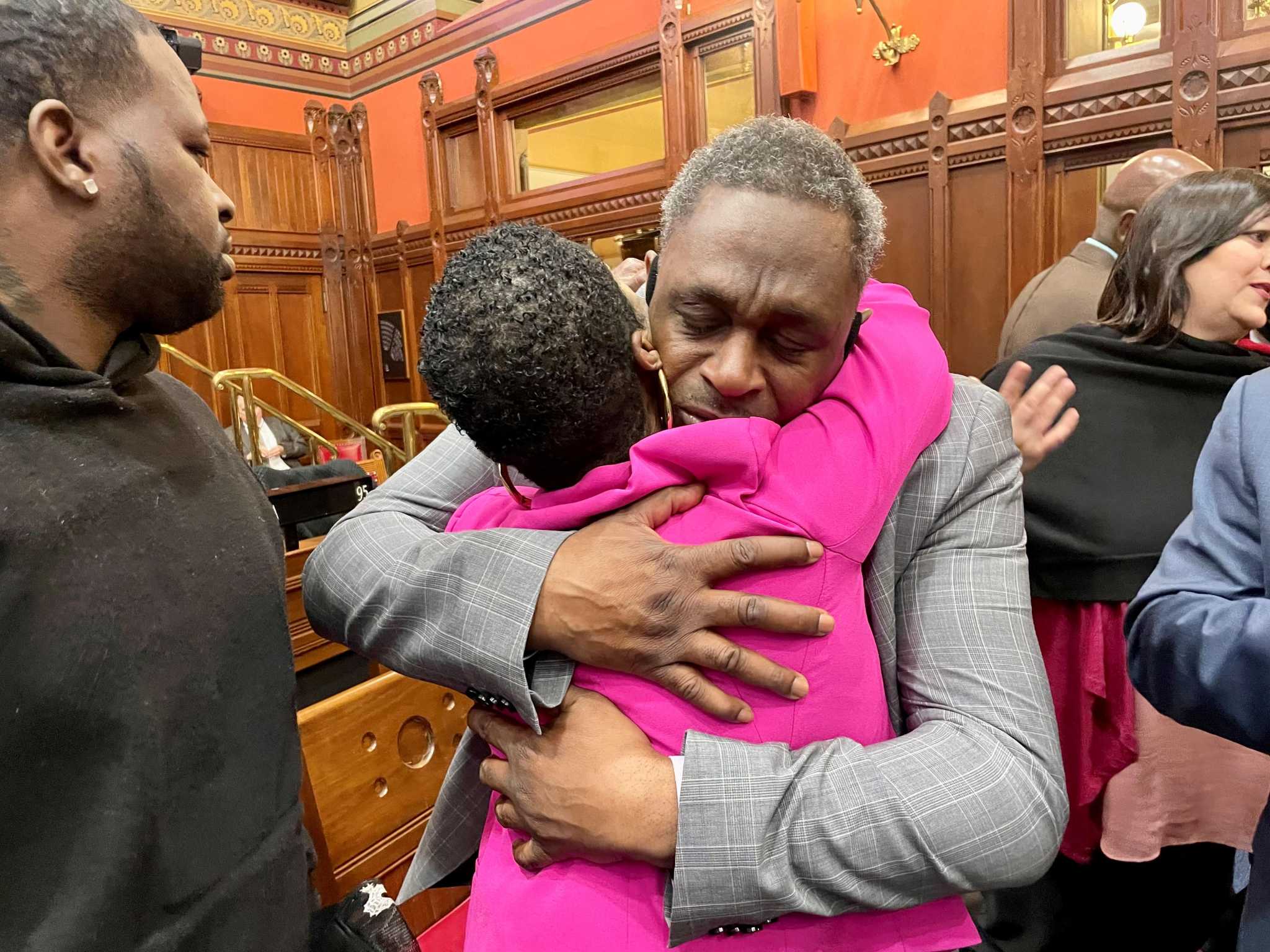 CT death notification bill will help Lauren Smith-Fields' family 'sleep a little better at night' - Vimarsana News