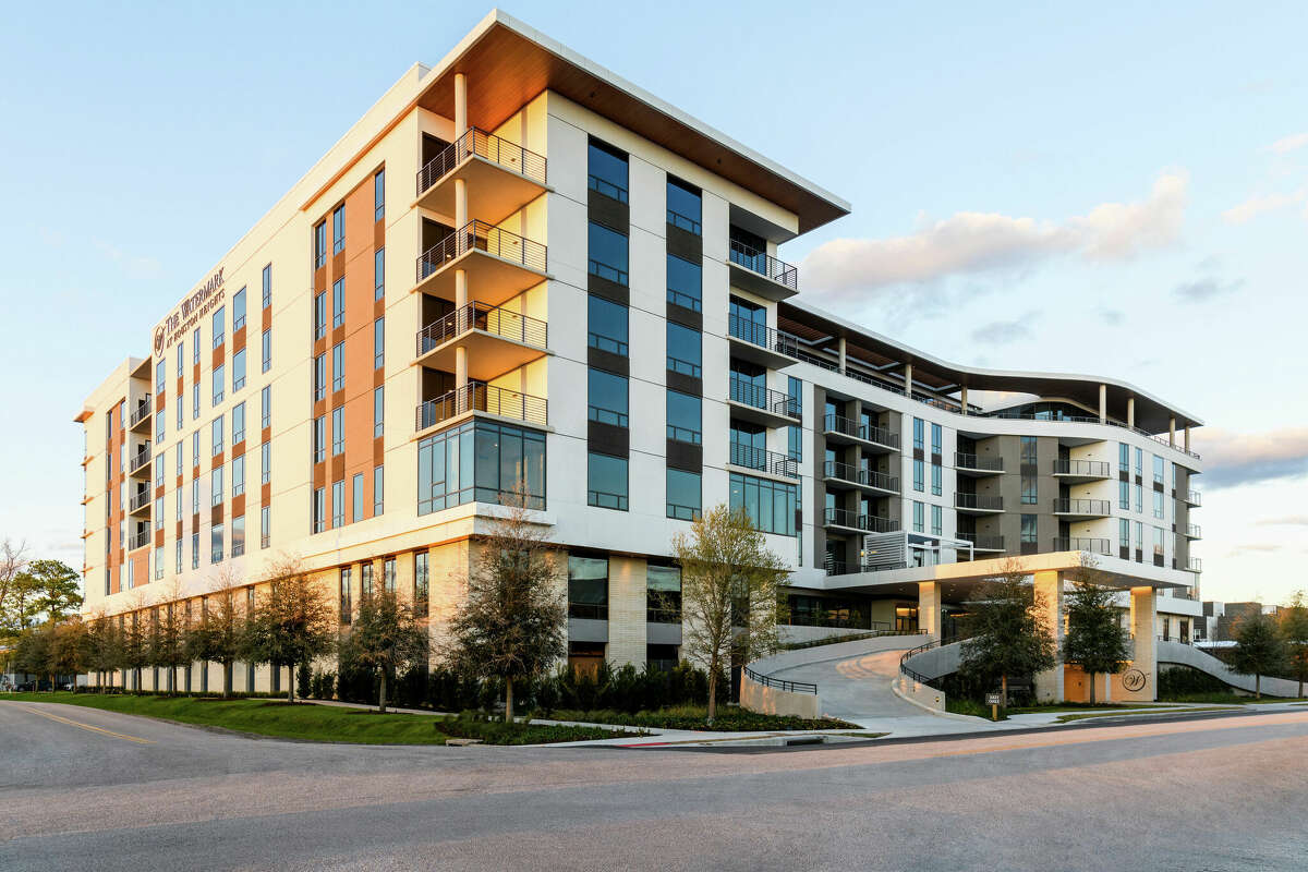 The Watermark at Houston Heights brings 222 residences to 1245 W. 18th Street, between T.C. Jester and Durham.