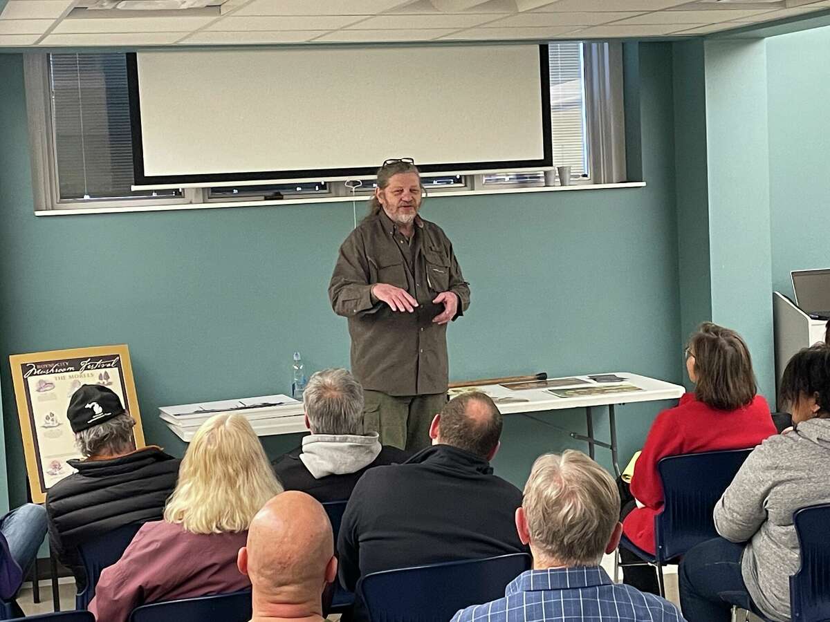 This week the Big Rapids Community Library hosted the ‘Pickin’ with the Champ’ event on Wednesday, April 27, which featured Anthony Williams, a five-time morel hunting champion.