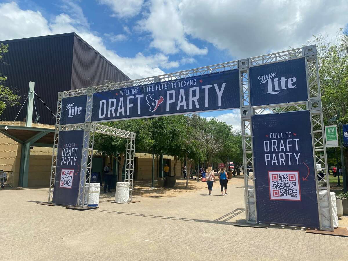 Houston Texans - Tickets for our 2017 #Texans draft party are on sale now!  BUY: bit.ly/2oaSD9a