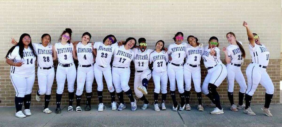 Lamar Consolidated ISD sweeps into 5A area softball playoffs