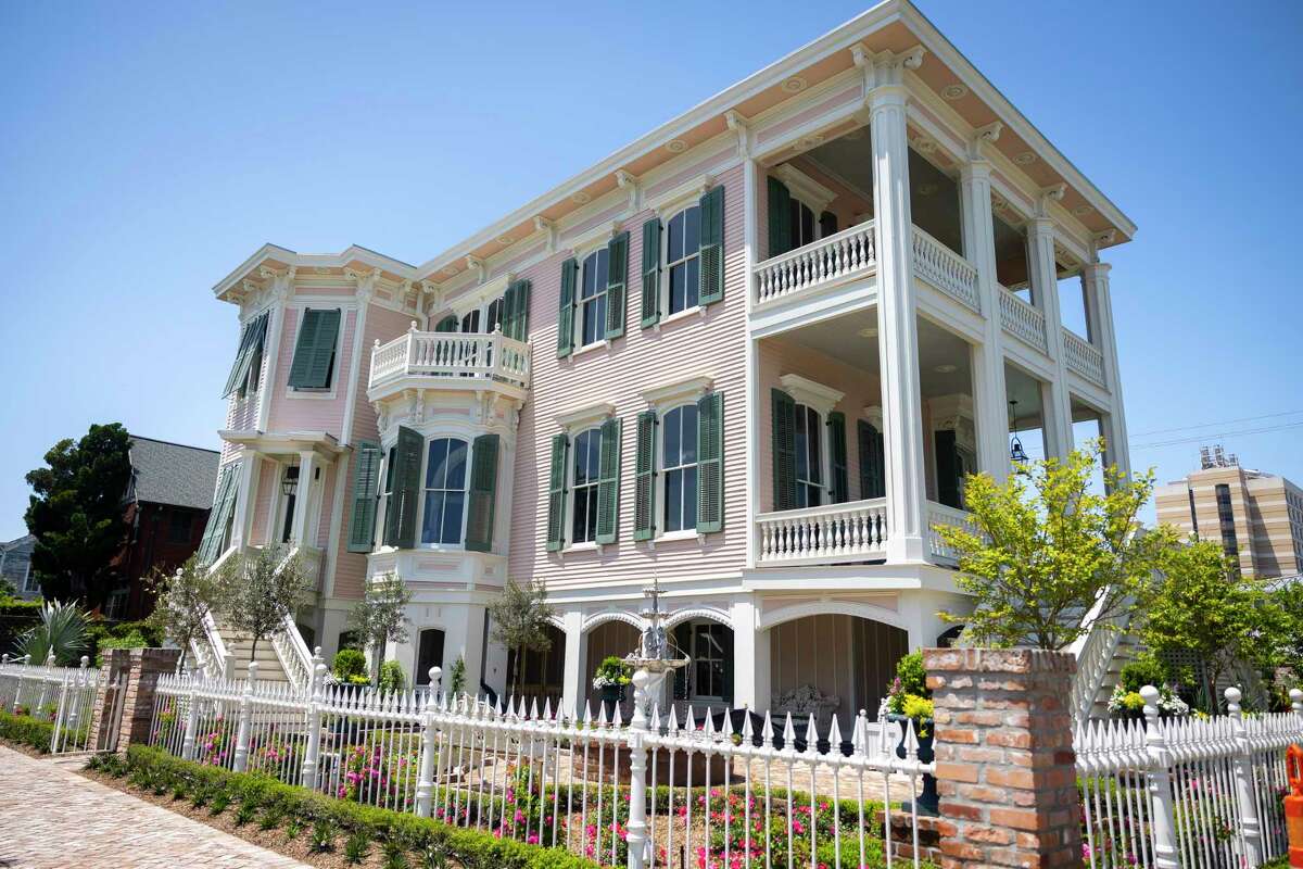 The Galveston Historic Homes Tour will feature a new property owned and restored by design mother/daughter duo Mary Louise Stonecypher and Jordan Vaughn in May 2022.