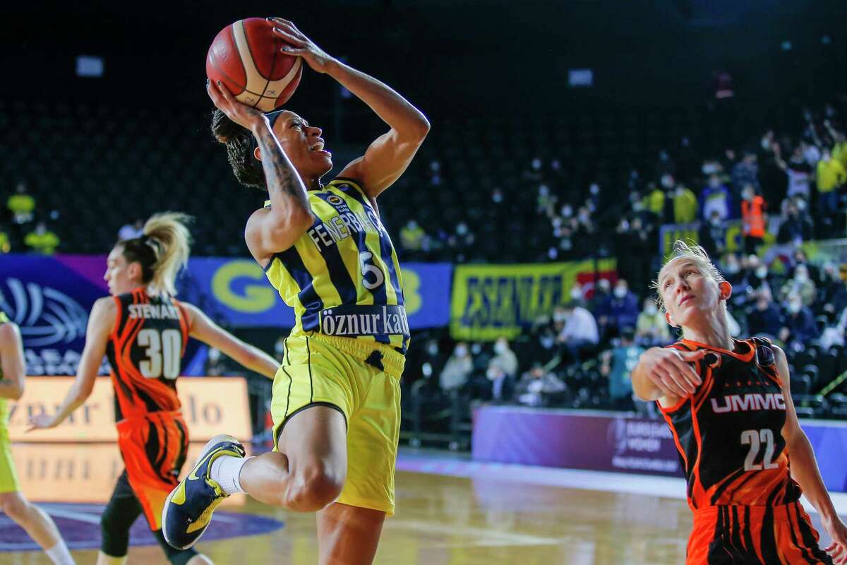 Jasmine Thomas, of Fenerbahce Oznur Kablo, in action during the Euroleague women’s Final Four match against UMMC Ekaterinburg at Volkswagen Arena in 2021 in Istanbul, Turkey.