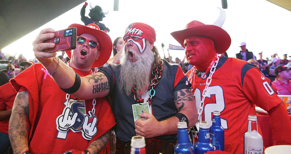 Houston Texans - Tickets for our 2017 #Texans draft party are on sale now!  BUY: bit.ly/2oaSD9a