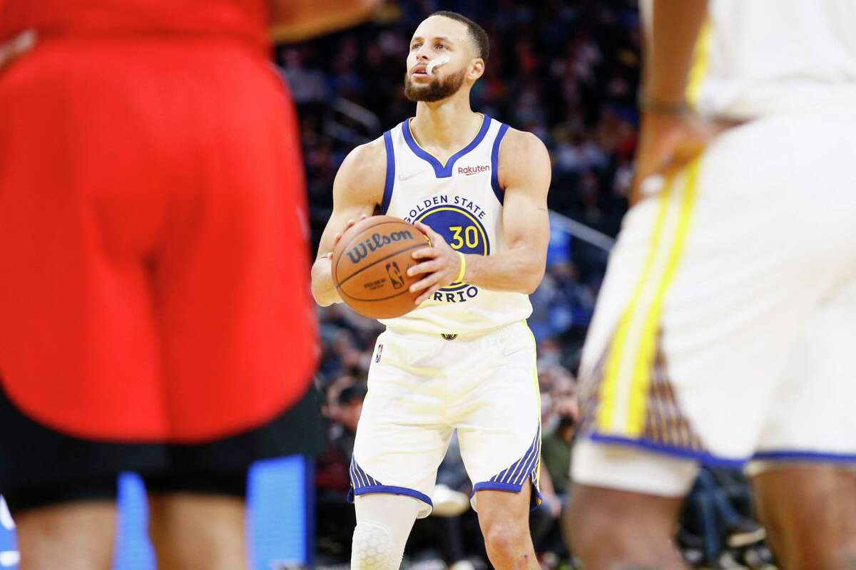 Steph Curry, Jordan Poole have great reaction to absurd foul call – NBC  Sports Bay Area & California