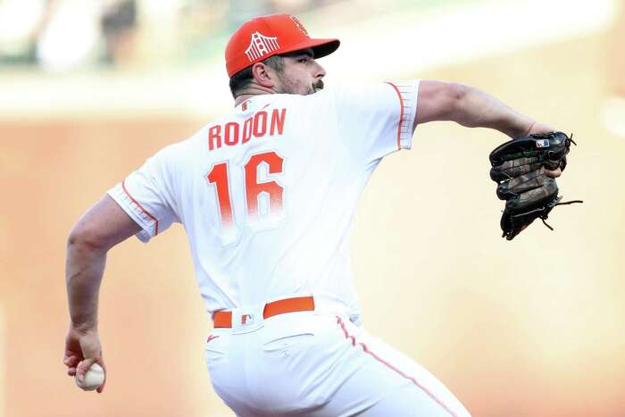 Mauricio Llovera of the San Francisco Giants pitches in the top of News  Photo - Getty Images