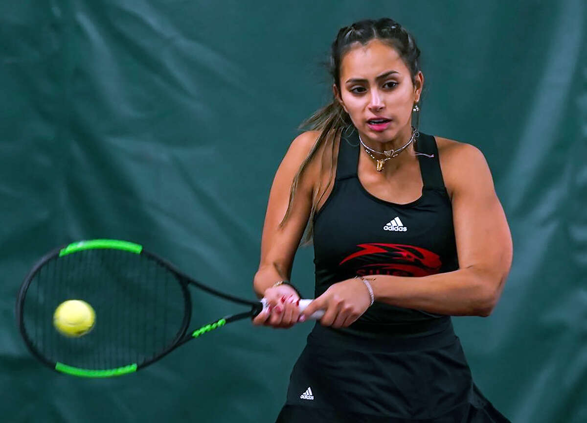 Nicole Gomez earned SIUE's lone win against Murray State in Friday's Ohio Valley Tournament when she defeated Gabrielle Geolier 6-2, 6-2.