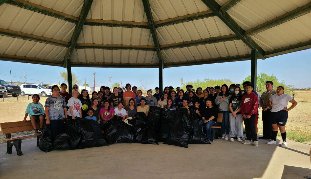 Volunteers including RSVP members, 4-H members and Plainview High School students picked up 640 pounds of trash and debris along the three-mile trail. 