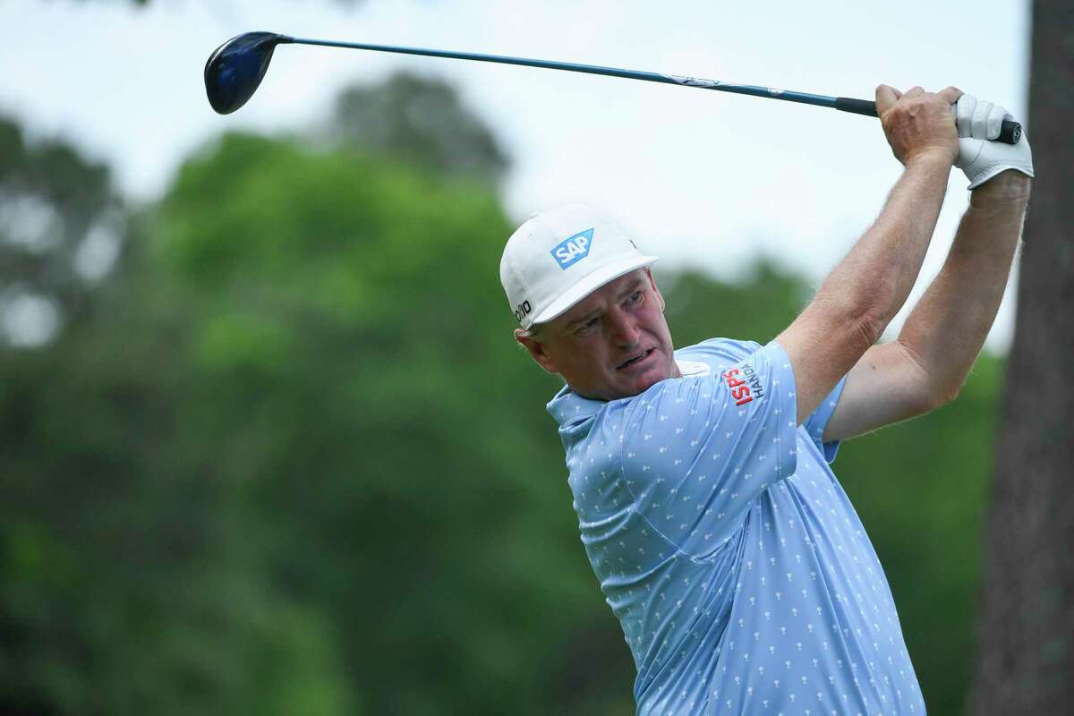 Ernie Els tied for lead at Insperity Invitational after opening 67