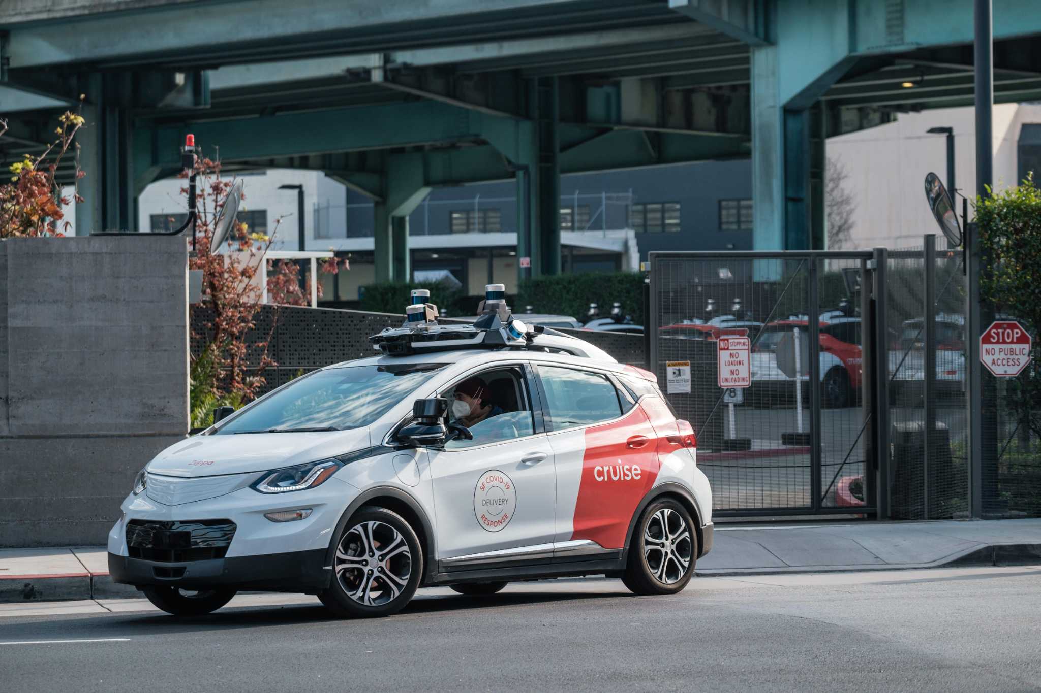 Cruise's Driverless Taxi Service in San Francisco Is Suspended - The New  York Times
