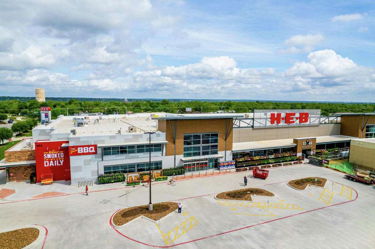 New Braunfels' new H-E-B features home decor and True Texas BBQ