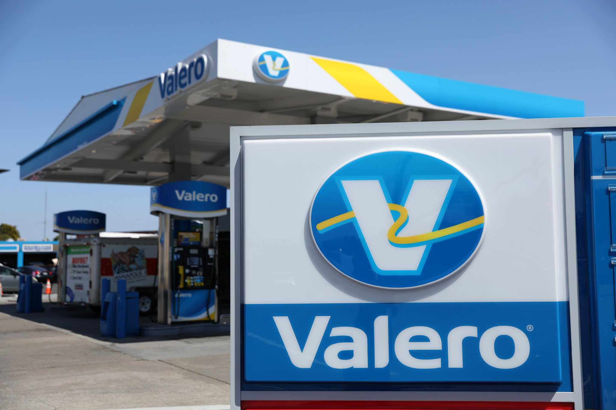 Frost Bank, Valero, Rush Enterprises report earnings - Vimarsana News