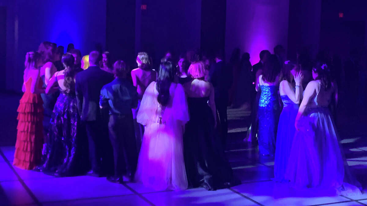 Edwardsville High prom returns with a more formal setting