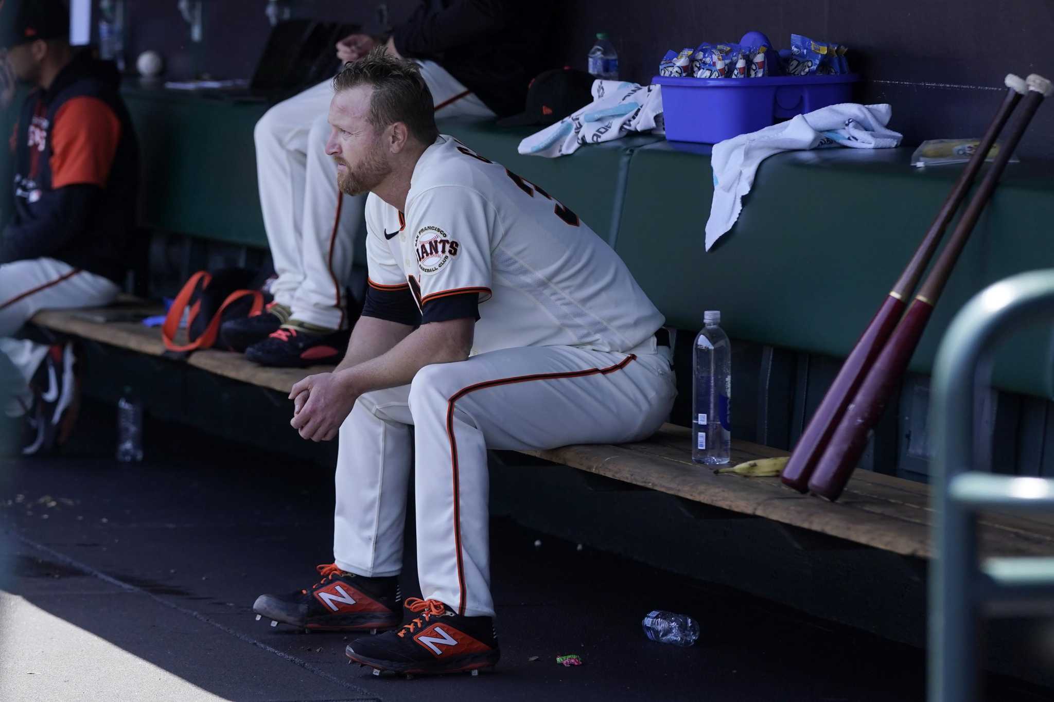 Down many left-handed bats, Giants trade for Mariners' corner infielder Mike  Ford