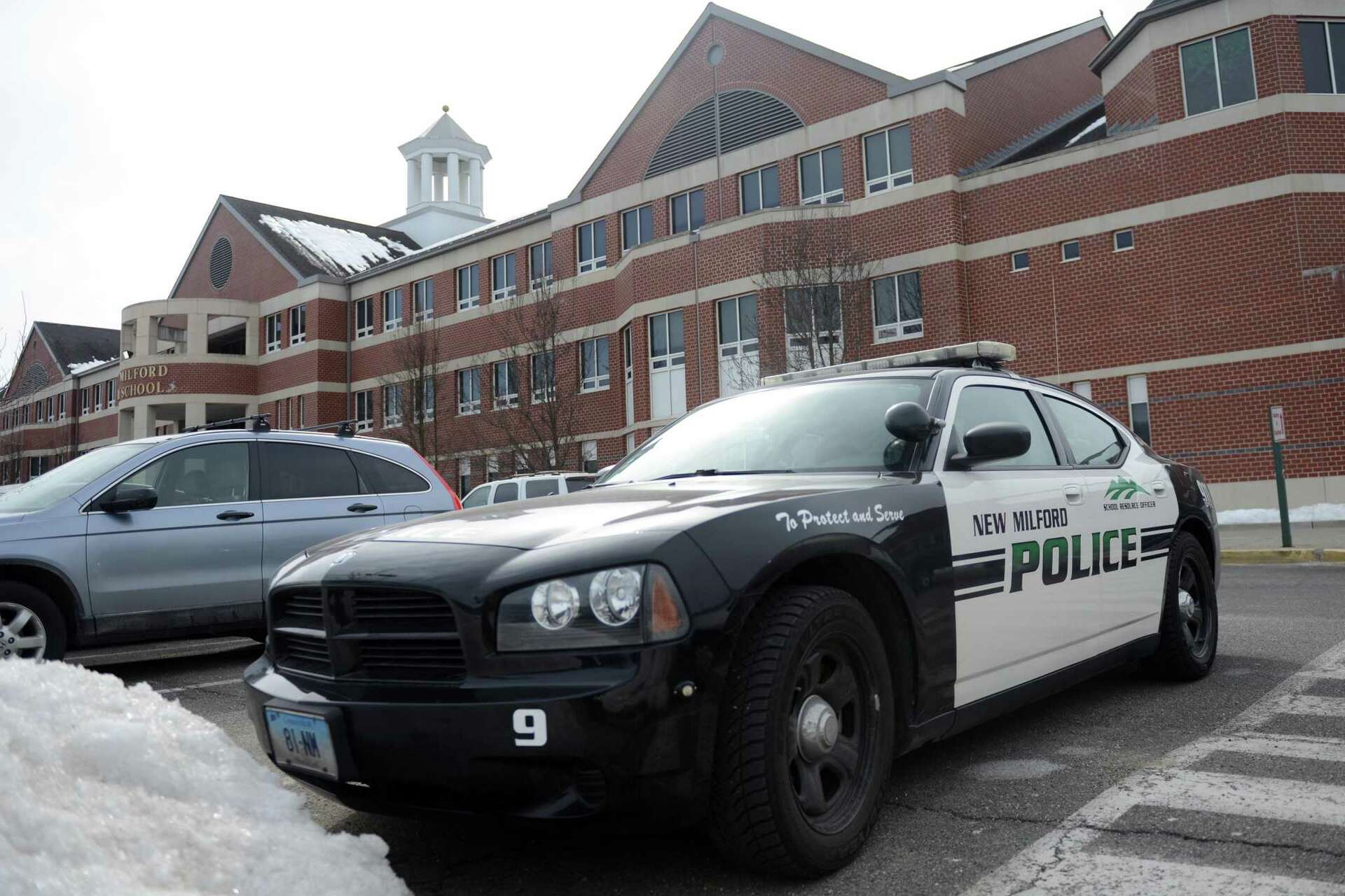 Police: New Milford smoke shop closed after illegal marijuana found