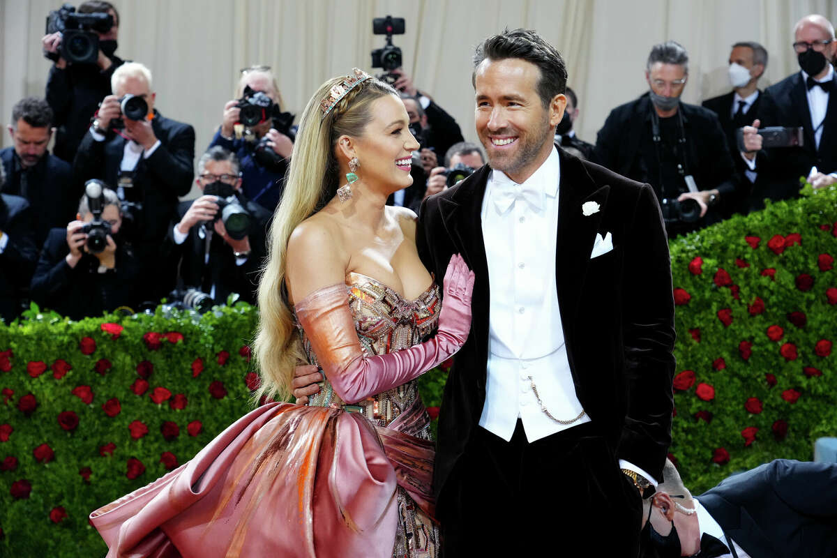 NEW YORK, NEW YORK - MAY 02: (L-R) Blake Lively and Ryan Reynolds attend The 2022 Met Gala Celebrating "In America: An Anthology of Fashion" at The Metropolitan Museum of Art on May 02, 2022 in New York City. (Photo by Jeff Kravitz/FilmMagic)