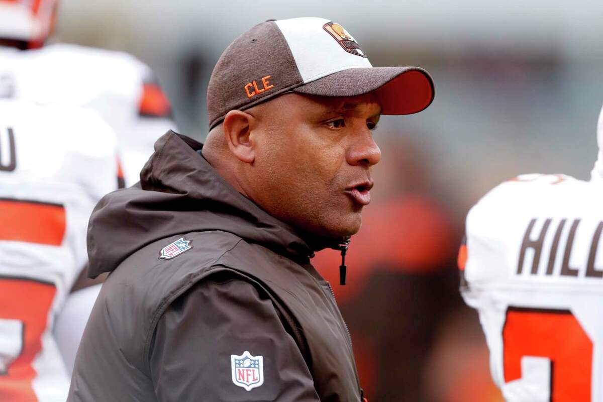Cleveland Browns head coach Hue Jackson walks through with the team as they warm up before an NFL football game against the Pittsburgh Steelers, Sunday, Oct. 28, 2018, in Pittsburgh. (AP Photo/Don Wright)
