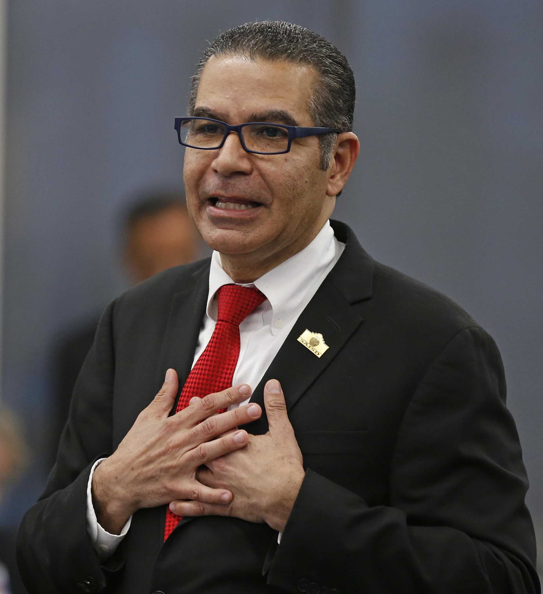 SAISD board approves contract for new school leader - Vimarsana News