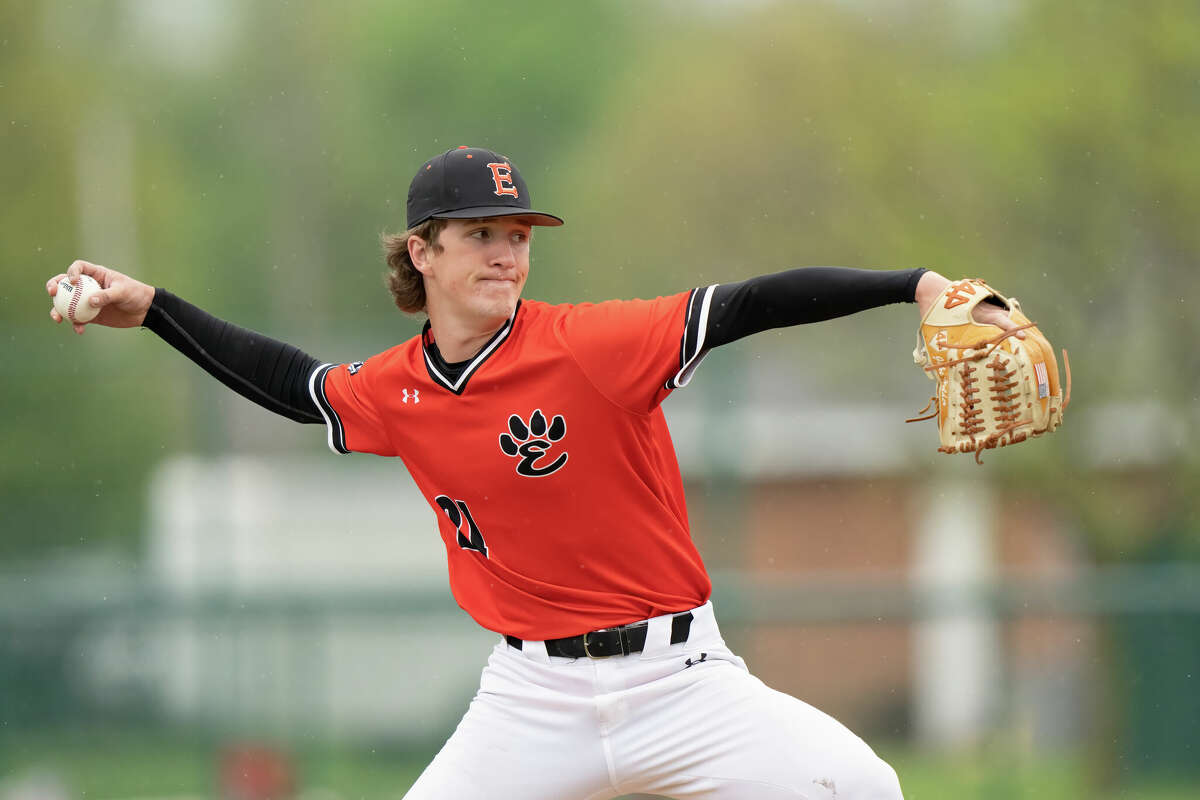 Edwardsville's Jake Holder delivers a pitch to a De Smet hitter during Monday's game at Tom Pile Field.