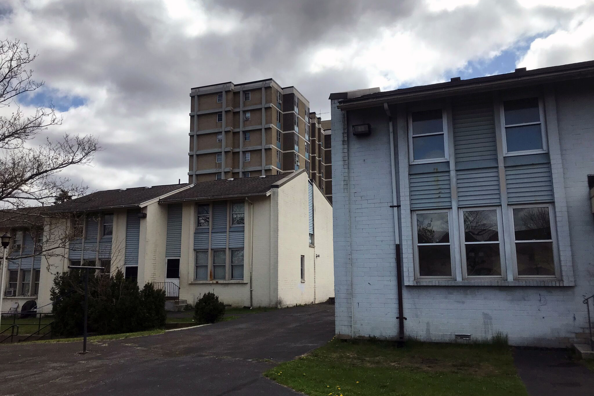 Anonymous donor paying all back rent owed at Hudson's public housing - Vimarsana News