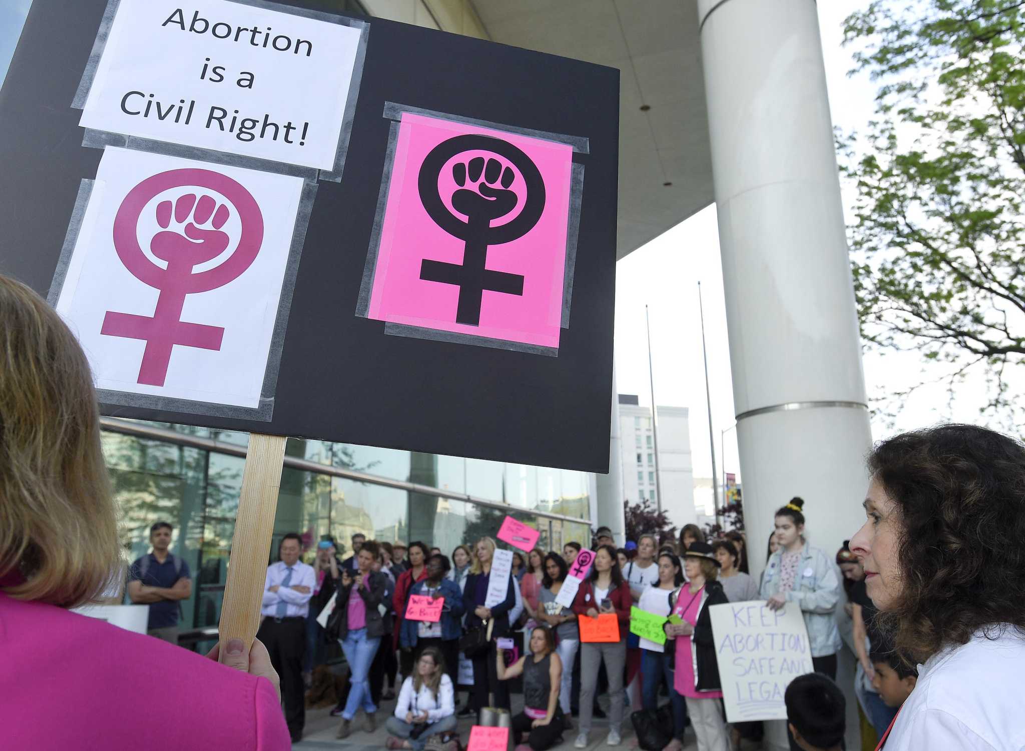 With Roe in jeopardy, Connecticut is poised to become 'safe harbor' for abortion patients - Vimarsana News