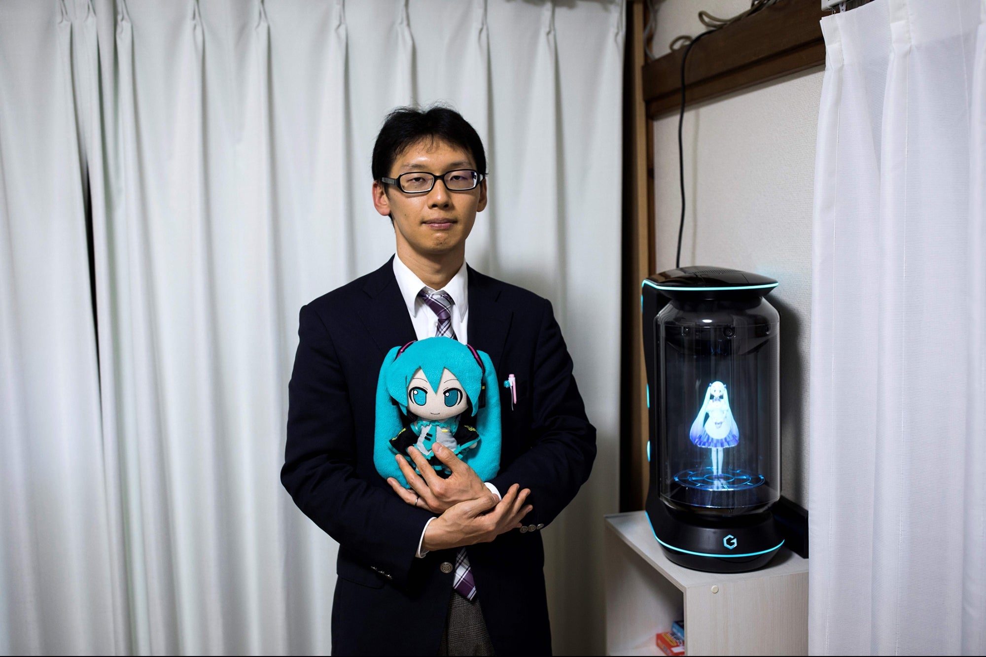 The man who married a hologram in Japan can no longer communicate