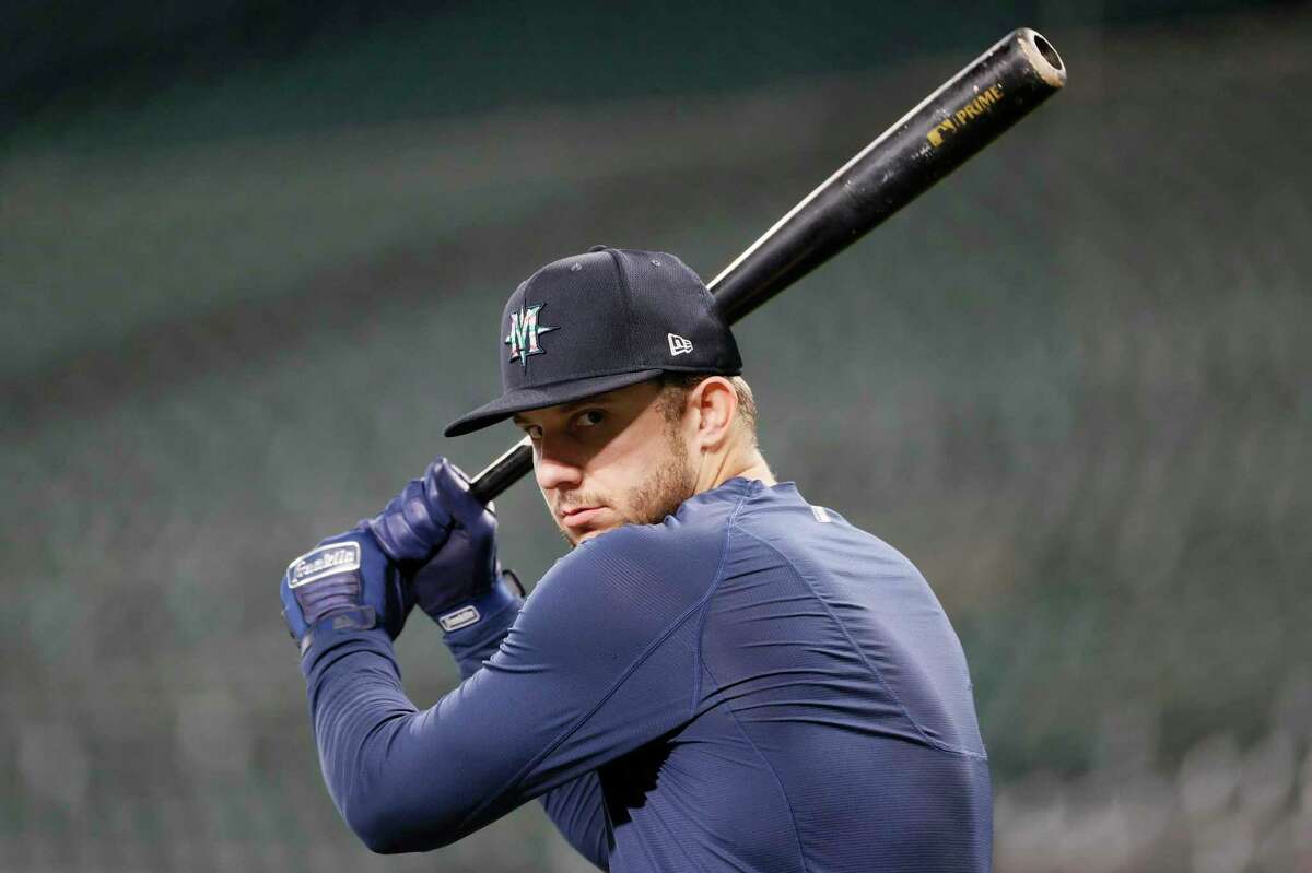 SEATTLE, WASHINGTON - SEPTEMBER 10: Kevin Padlo #30 of the Seattle Mariners warms up before the game against the Arizona Diamondbacks at T-Mobile Park on September 10, 2021 in Seattle, Washington. (Photo by Steph Chambers/Getty Images)