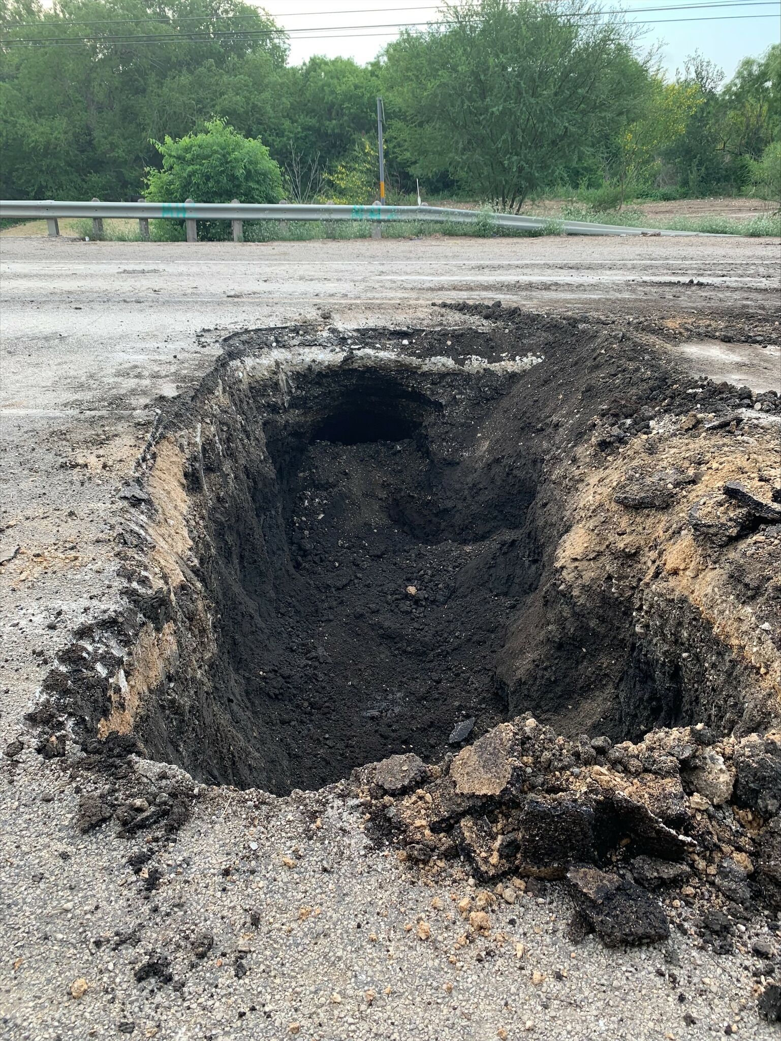 Sinkhole on the Southwest Side causes road closure - Vimarsana News