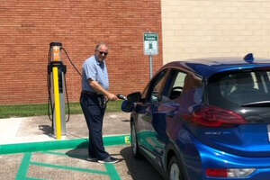 Entergy funds new electric vehicle charging station at Lamar
