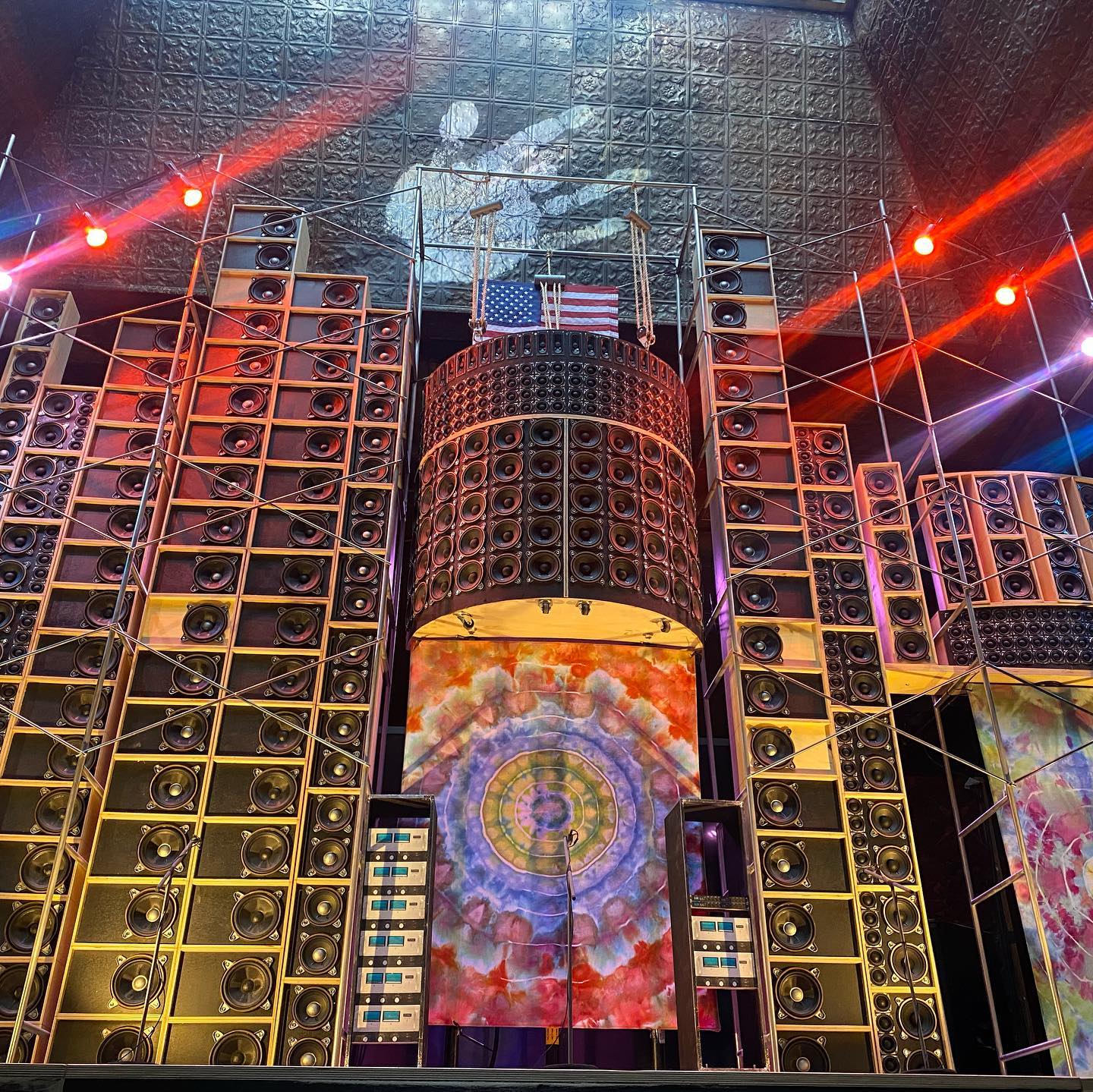 ct-man-building-replica-of-the-grateful-dead-s-wall-of-sound