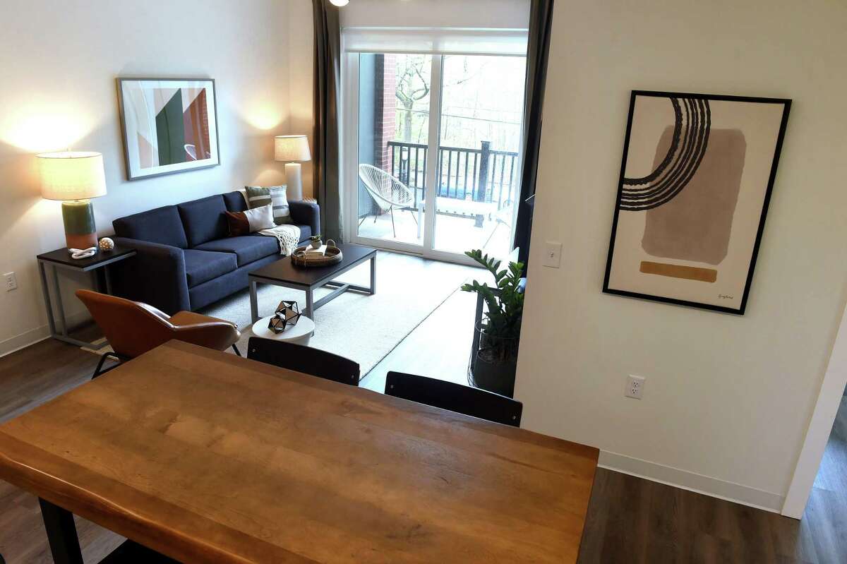 New Haven, Epimoni dedicate new, highend Olive & Wooster Apartments