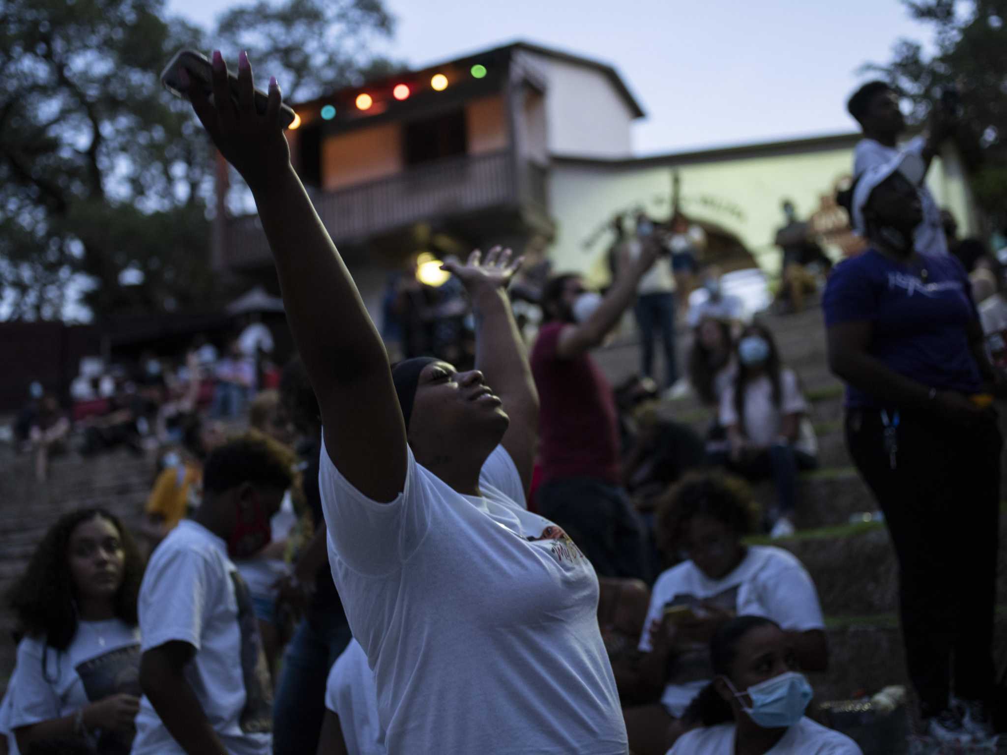 S.A. to pay $450,000 to family of unarmed black man shot by police - Vimarsana News