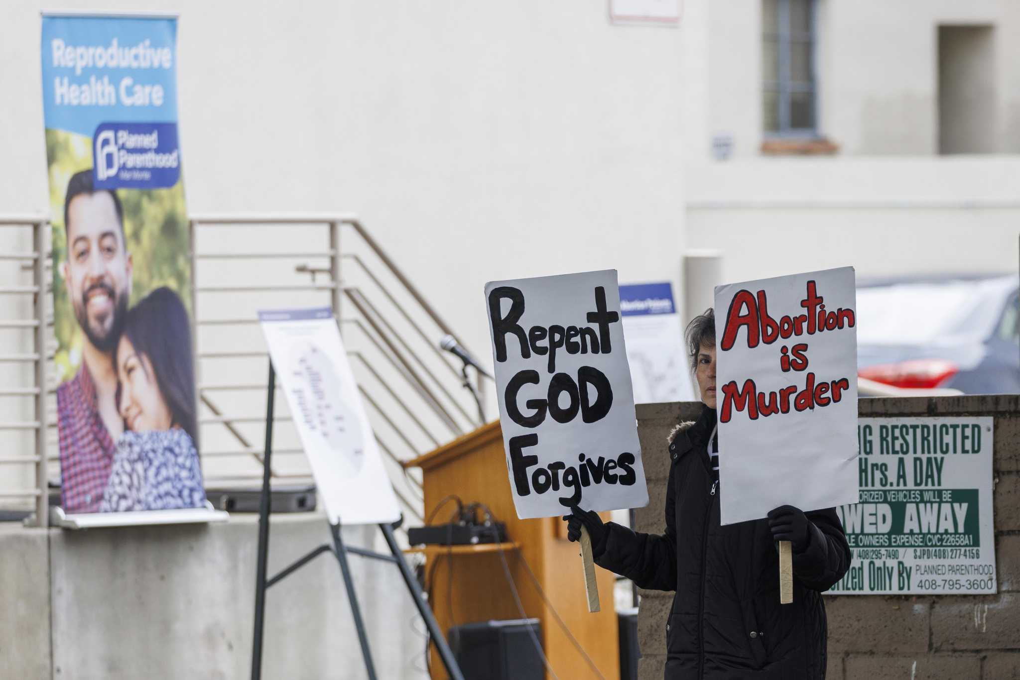 Was Roe v Wade Supreme Court overreach? Why lawmakers should make laws - Vimarsana News