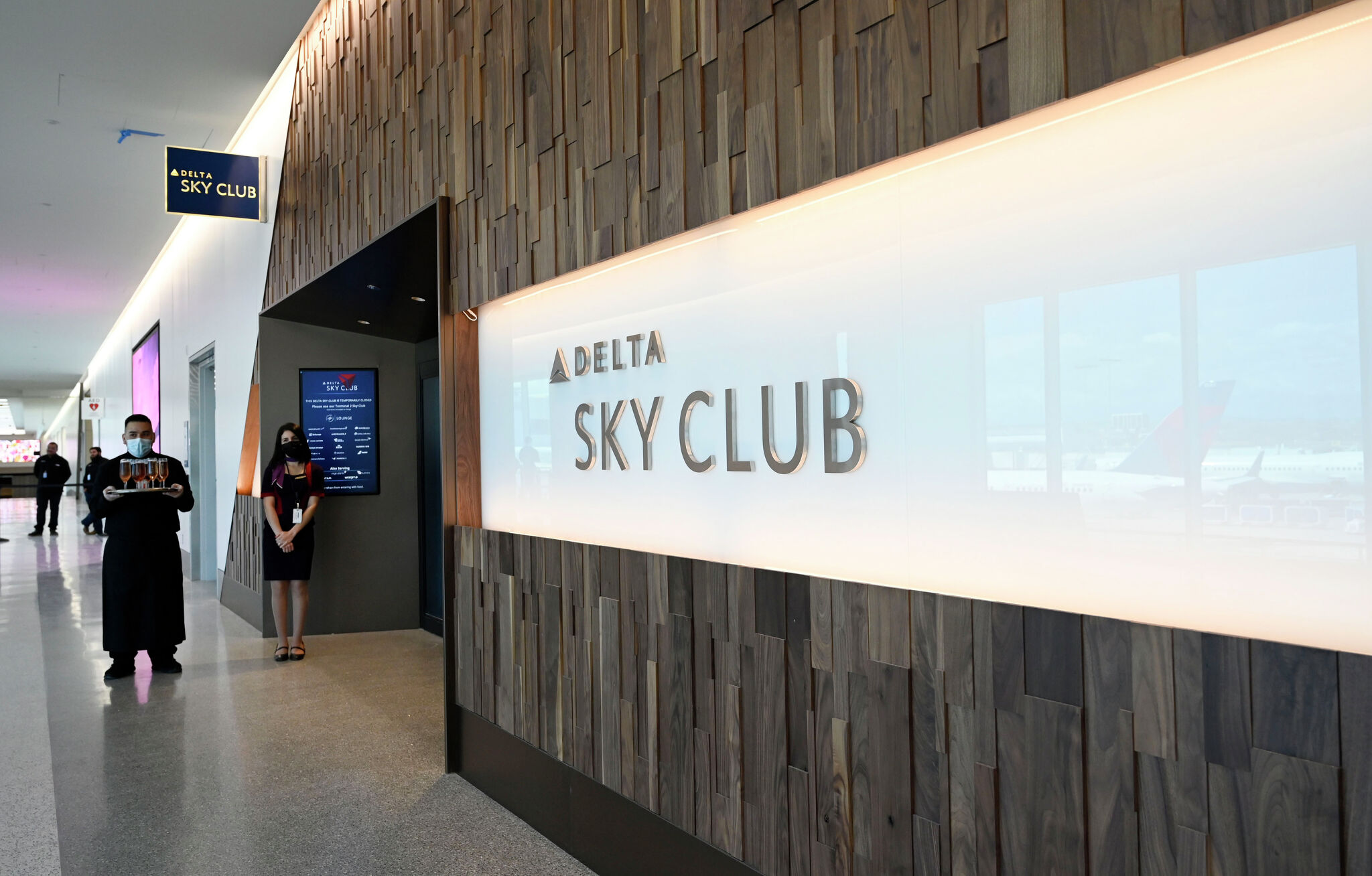 Delta announces tighter restrictions to Sky Club in fight to tamp down