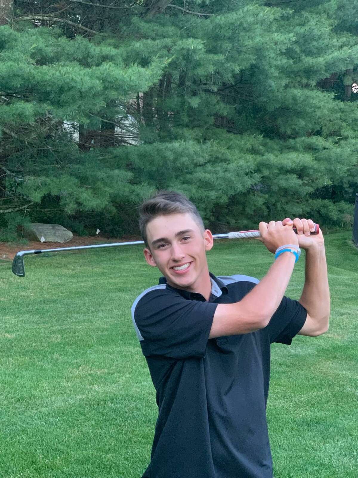 Hand’s Reece Scott shot a 77 at Blue Fox Run Golf Course in Avon to earn medalist laurels at the Walter Lowell Invitational.