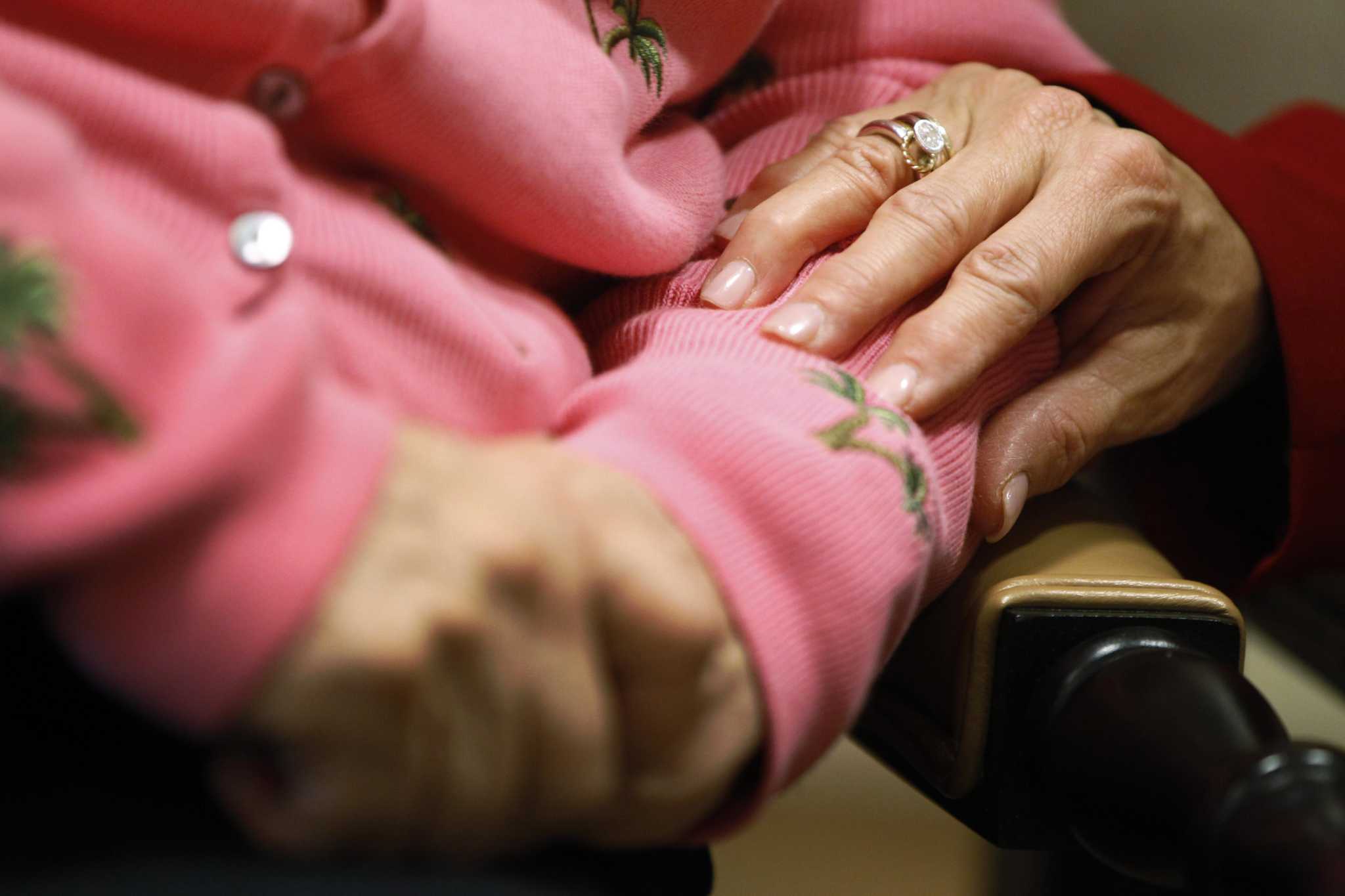 How my mom taught me to speak the love language of dementia - Vimarsana News