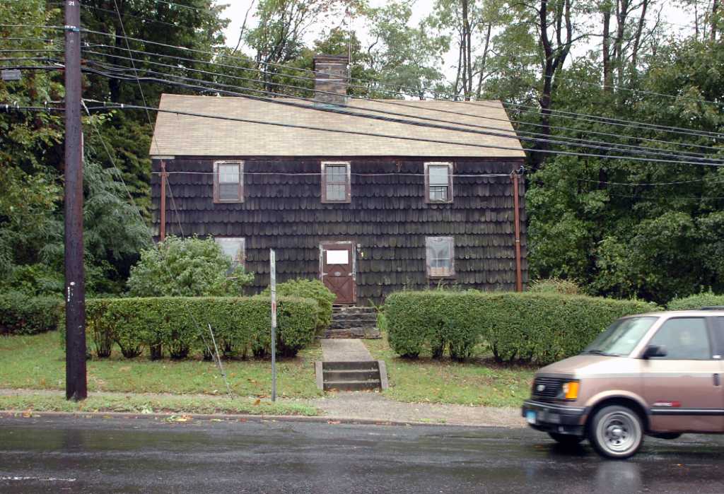 Parking place Trust wants to move Lyon House to playground