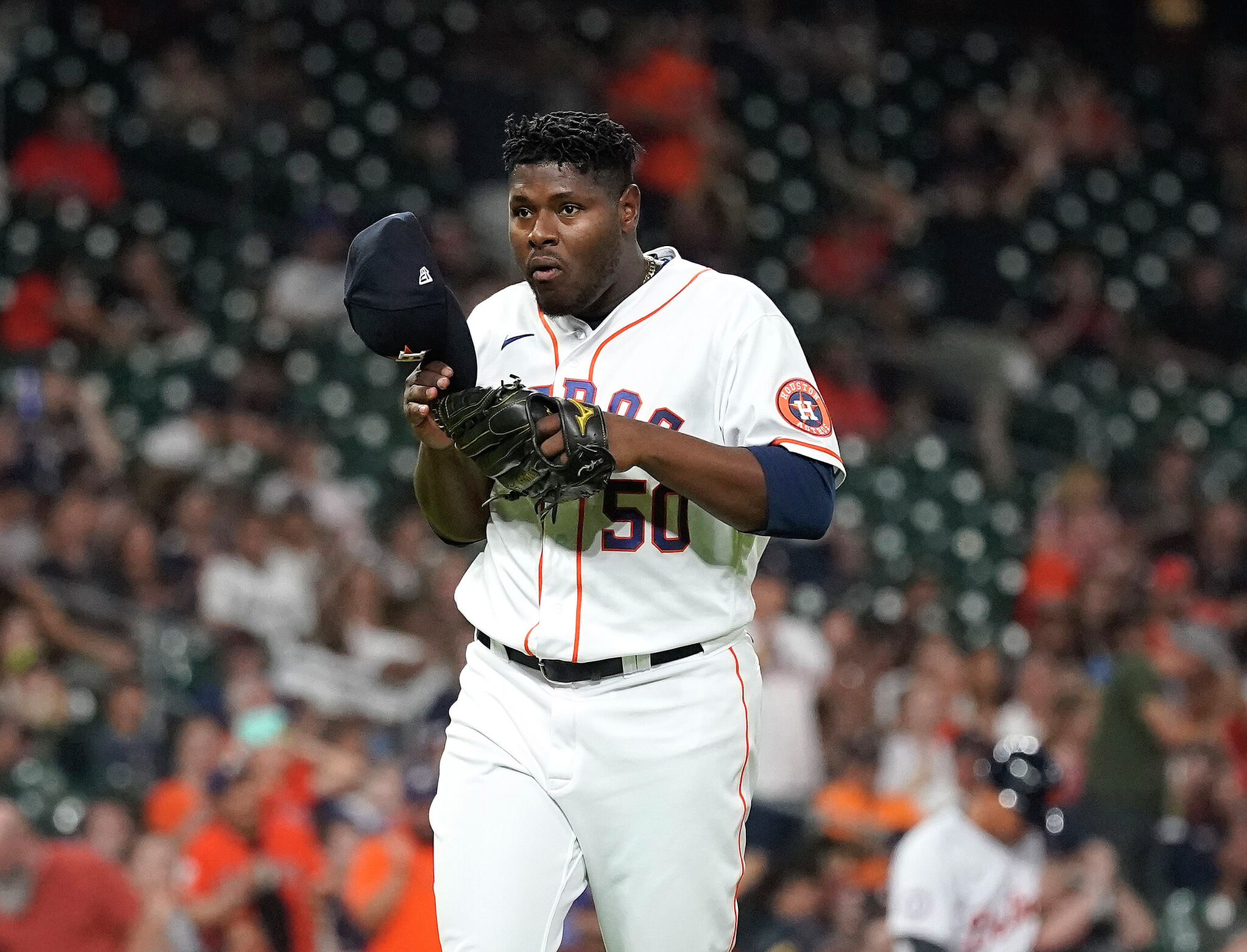 Astros' Hector Neris apologizes to Julio Rodríguez, denies using slur